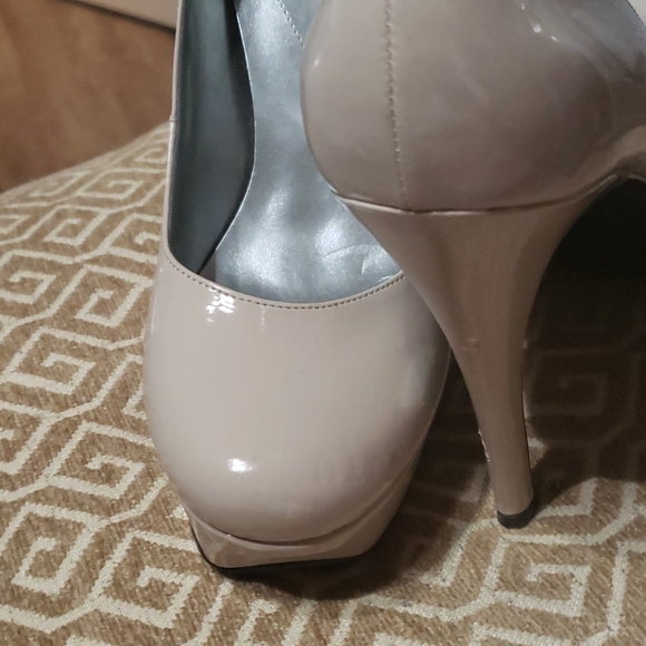 Beige Heels - Picture 3 of 4